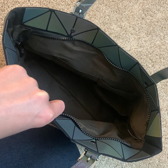 Geometric Hologram Shoulder Tote - Picture 3 of 6